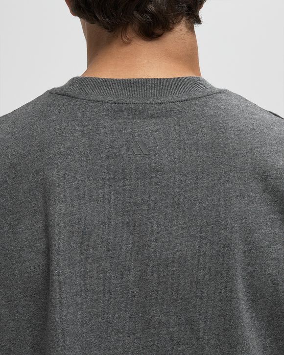 BASKETBALL TEE