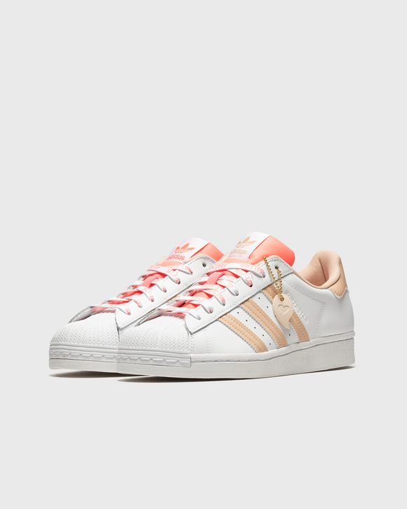 SUPERSTAR W