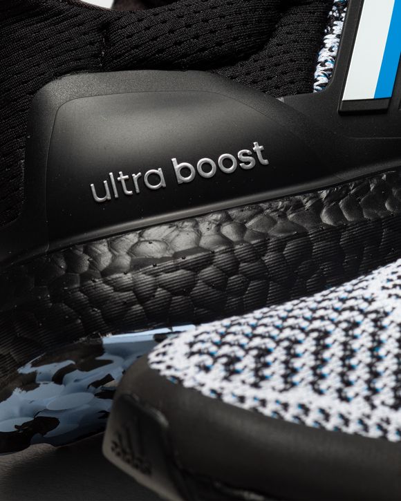 ULTRABOOST 1.0 x HAWKS