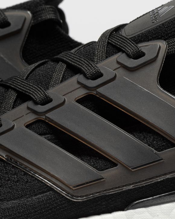 ULTRABOOST 21