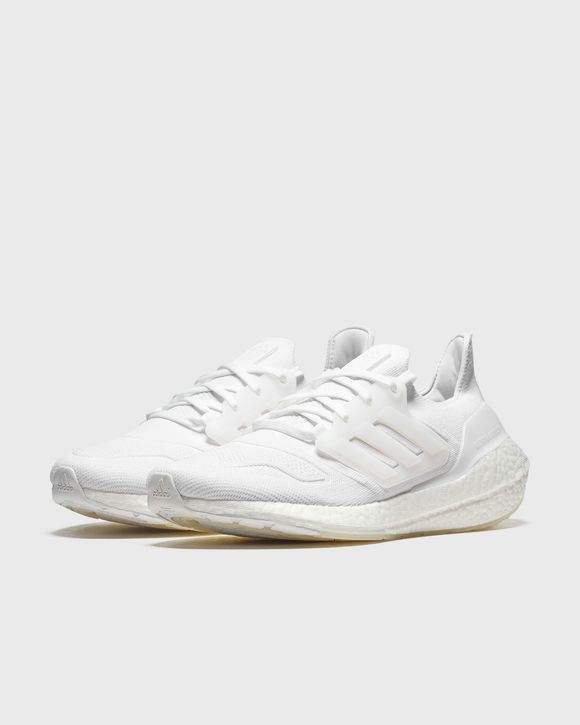 ULTRABOOST 22