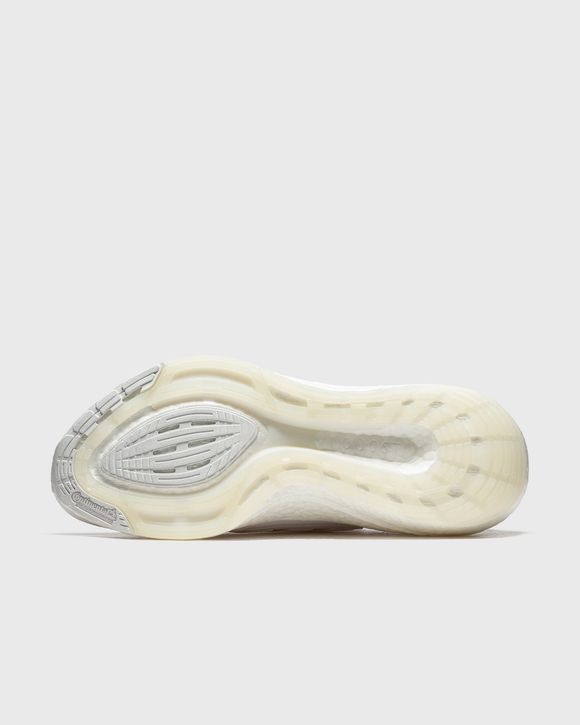 ULTRABOOST 22