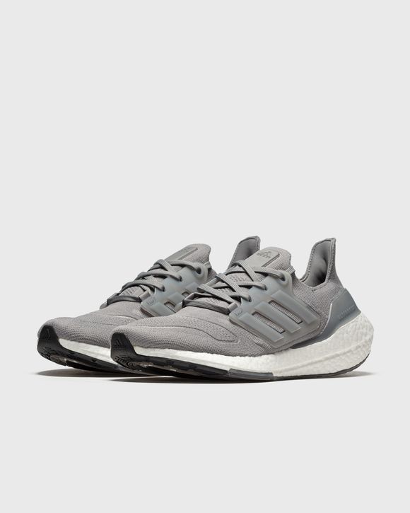 ULTRABOOST 22