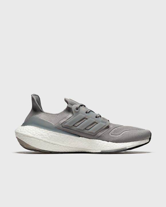 ULTRABOOST 22