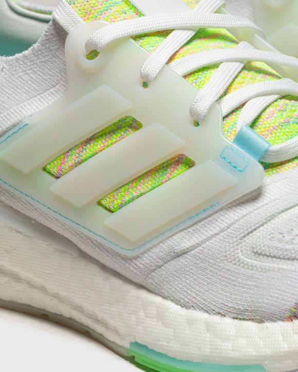 ULTRABOOST 22