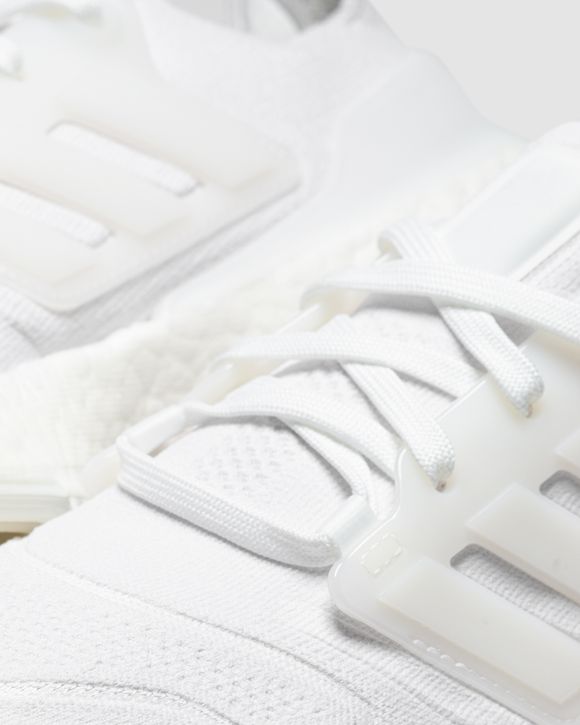 WMNS ULTRABOOST 22