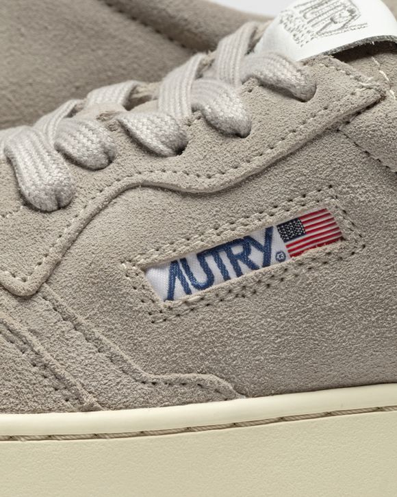 WMNS Autry 01 low