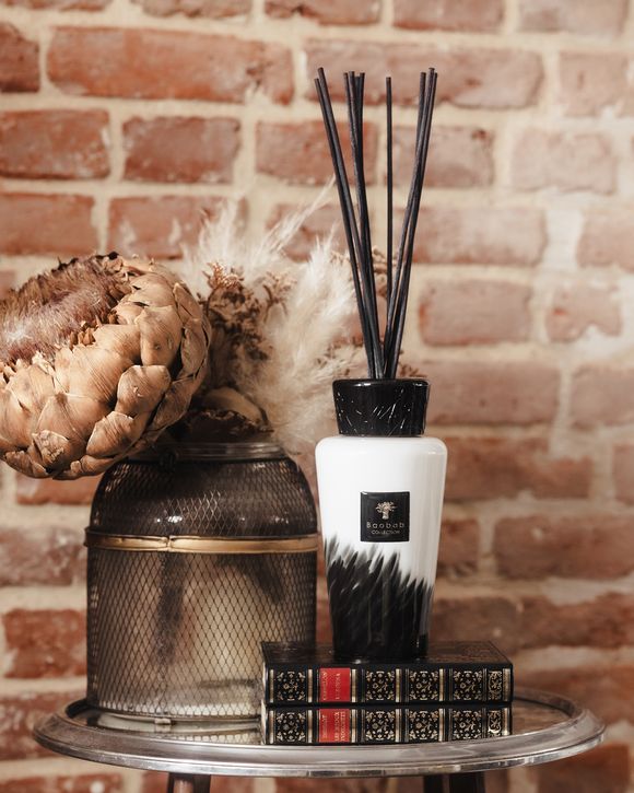 DIFFUSER FEATHERS 2025