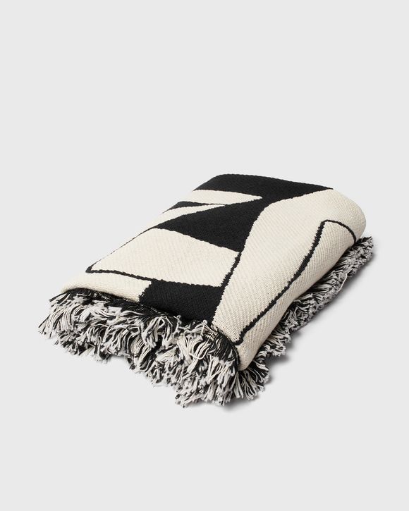 Waiting for you throw blanket