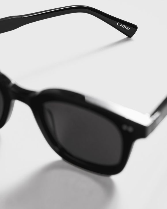 02 BLACK SUNGLASSES