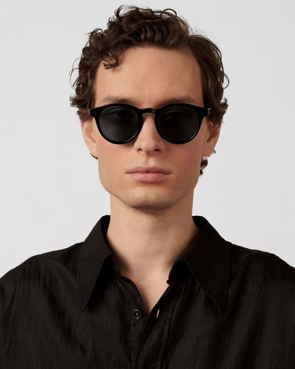 03 BLACK SUNGLASSES