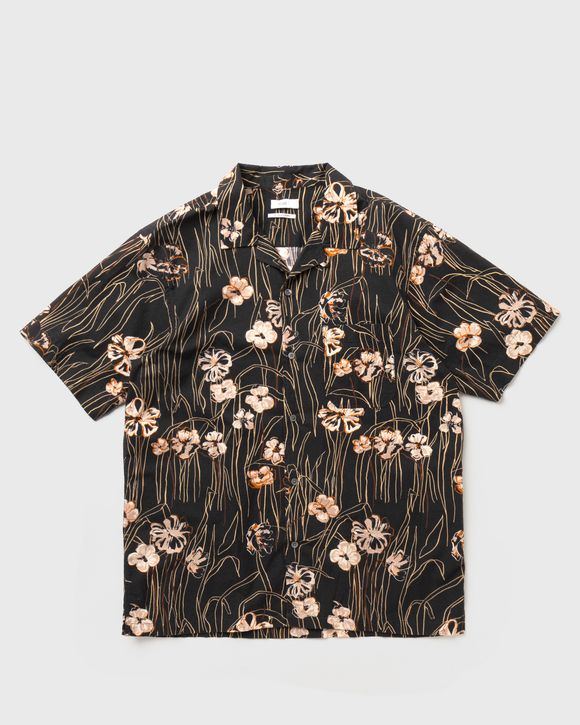 short sleeved shirt