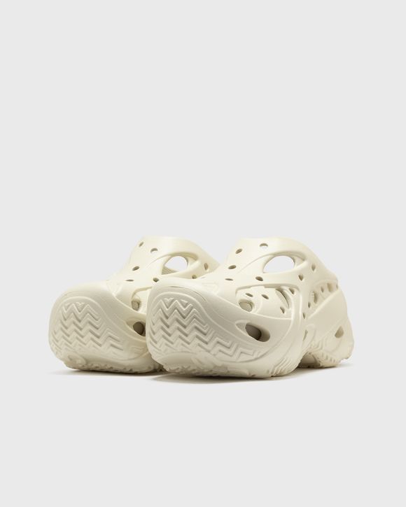 Caged Clog