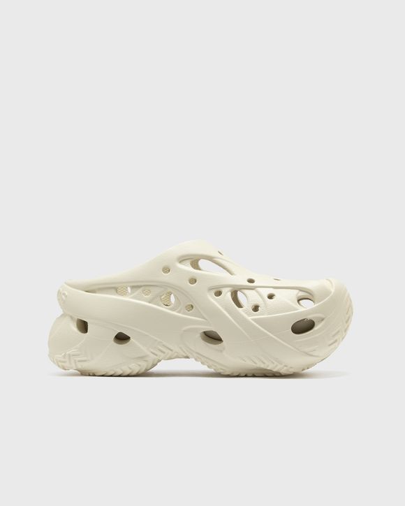 Caged Clog