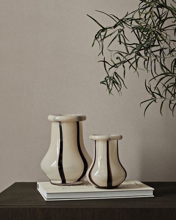 Riban Vase-H19-Cream