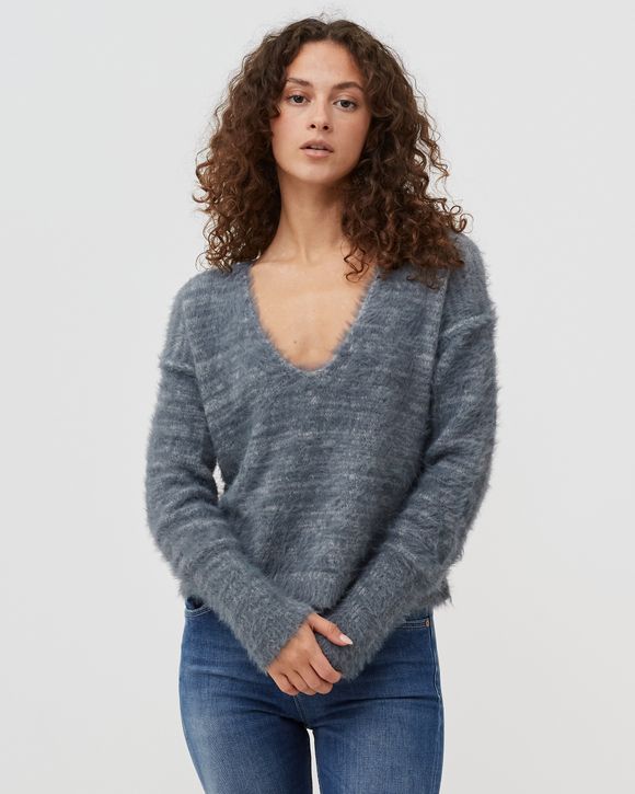 SERENDIPITY V NECK