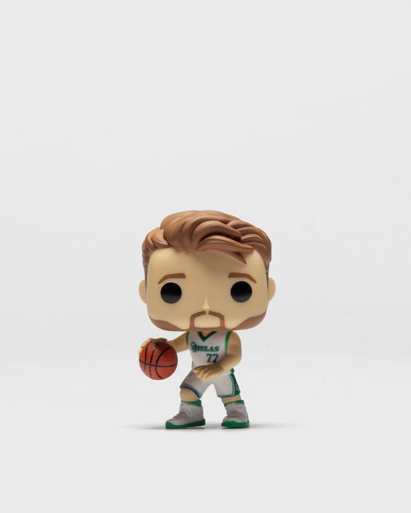 Luka Dončić 77 Dallas Mavericks