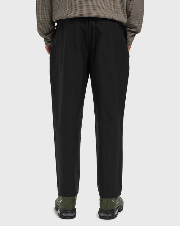 One Tuck Tapered Ankle Pants