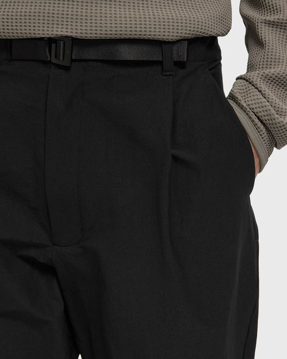 One Tuck Tapered Ankle Pants