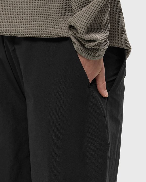 One Tuck Tapered Ankle Pants