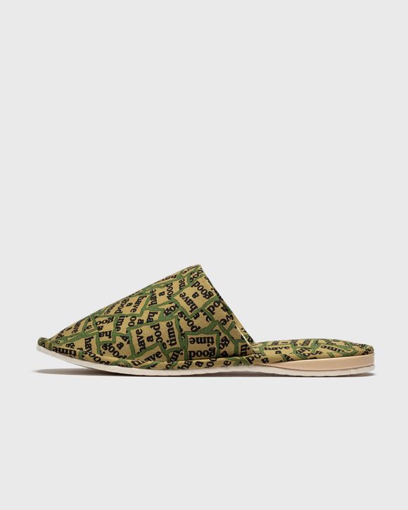 SLIPPERS 