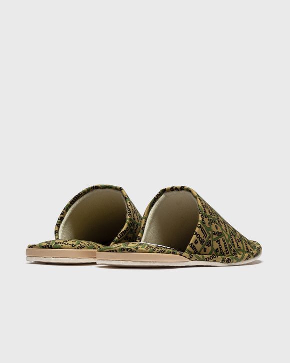 SLIPPERS 