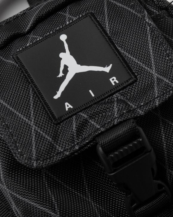 ANTI-GRAVITY POUCH