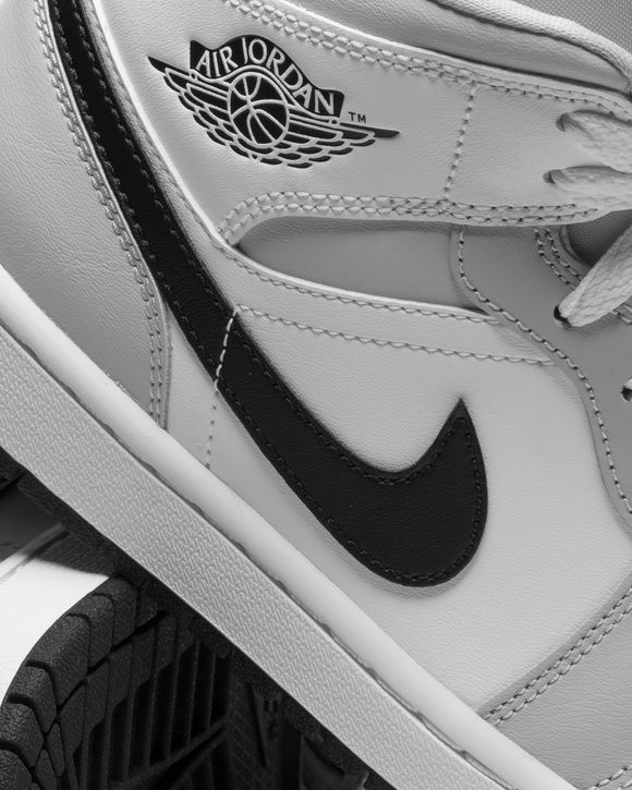 WMNS Air Jordan 1 Mid