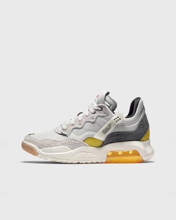 WMNS Jordan MA2