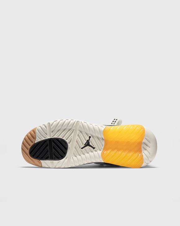 WMNS Jordan MA2