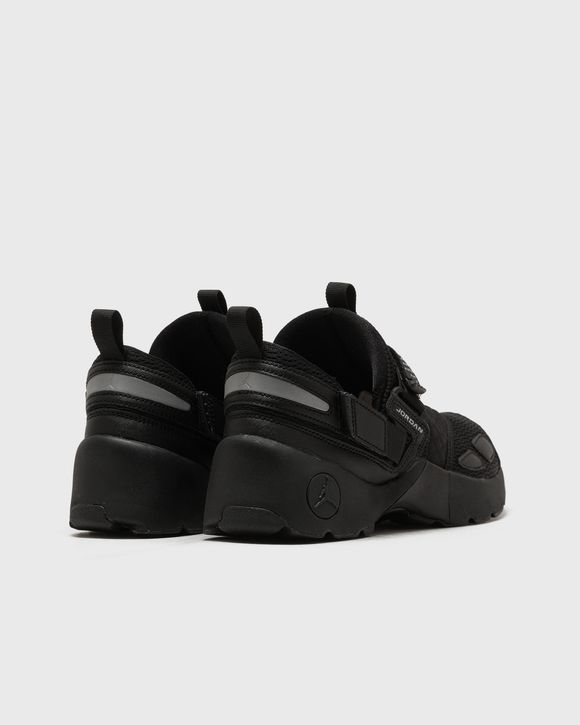 WMNS TRUNNER LX
