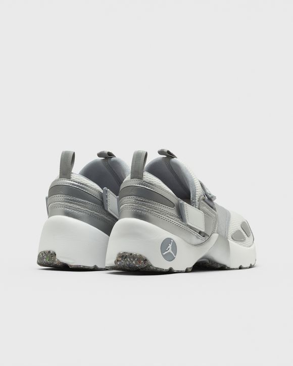 WMNS TRUNNER LX