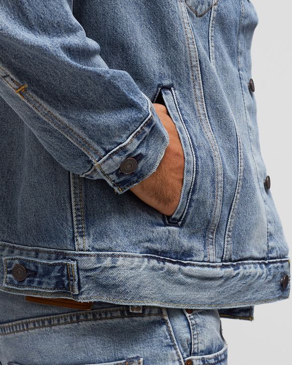 THE TRUCKER JACKET