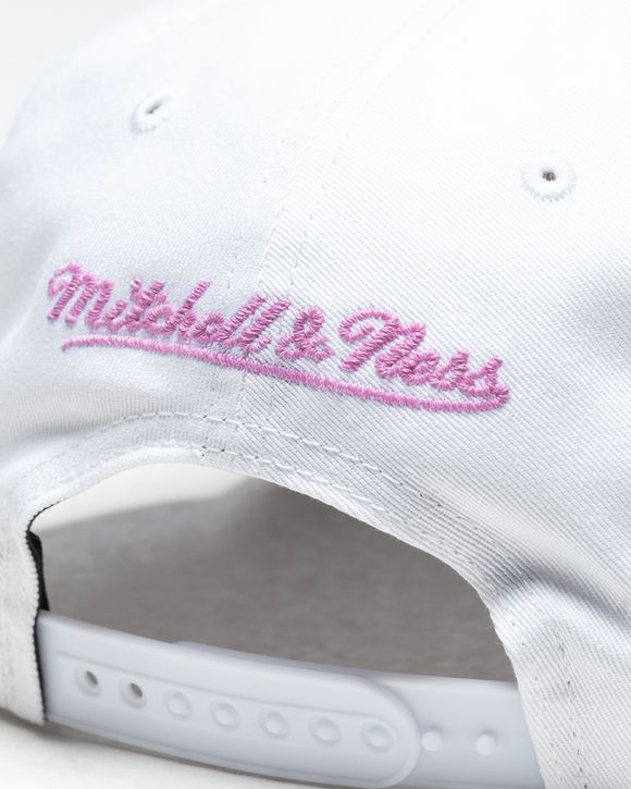 UV REACTIVE SNAPBACK Bulls