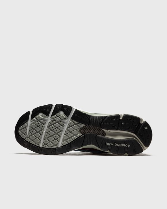 920 'MADE IN UK'