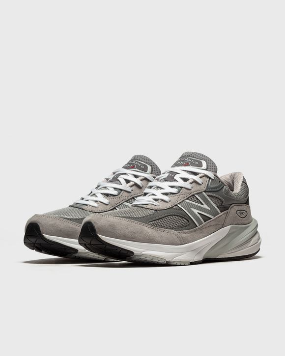 990