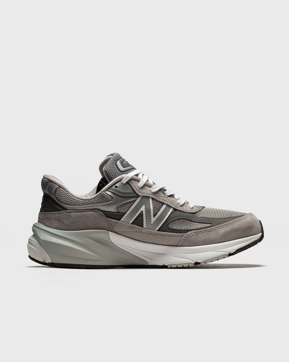 990