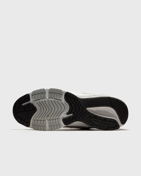 990