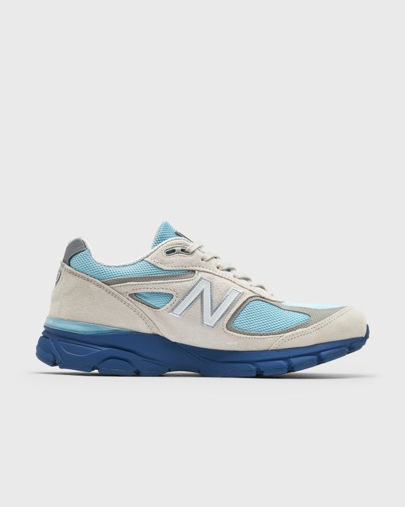 990
