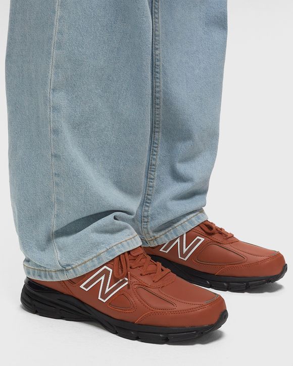 990