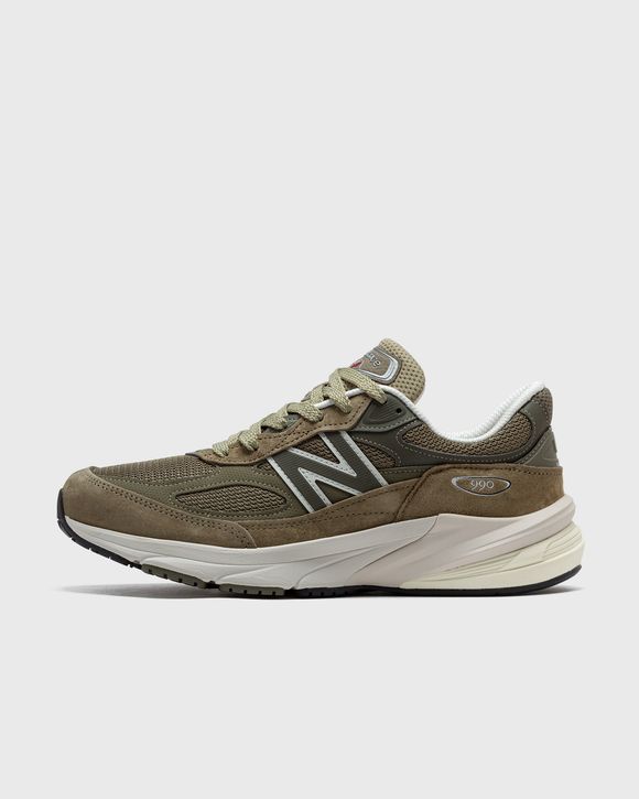 990
