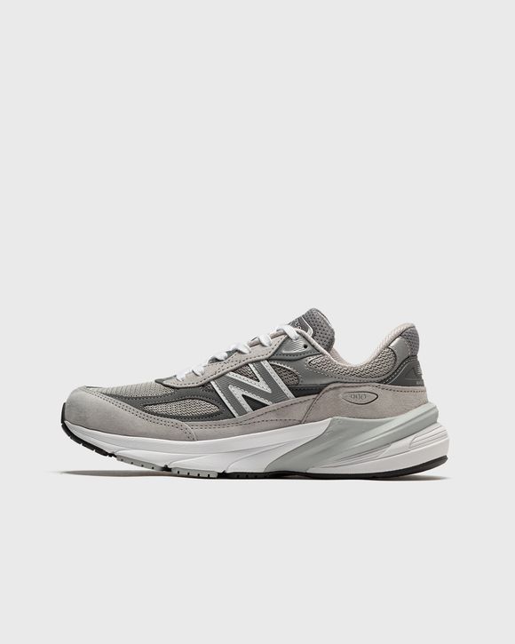 990