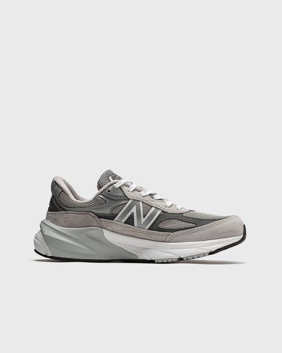 990