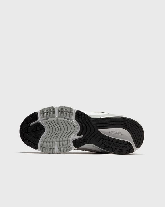 990