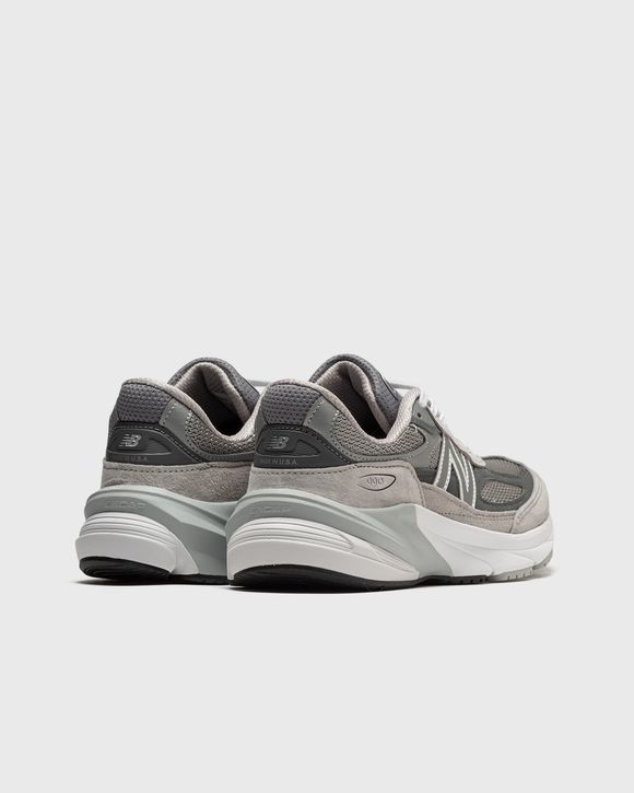990