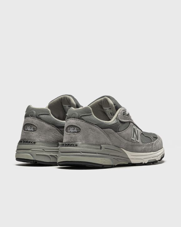 993