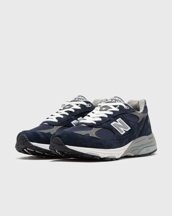 993