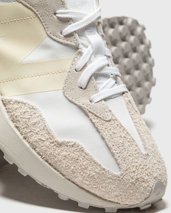 WMNS 327 EO