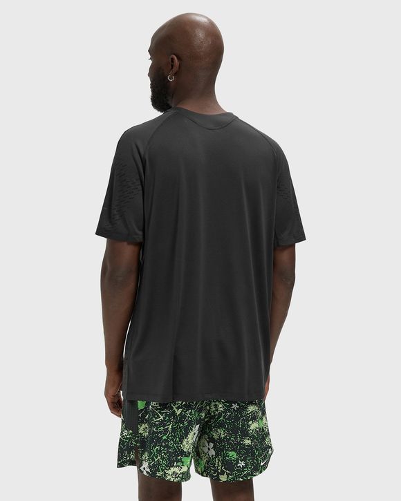 DFADV STRIDE NVLTY SS TOP