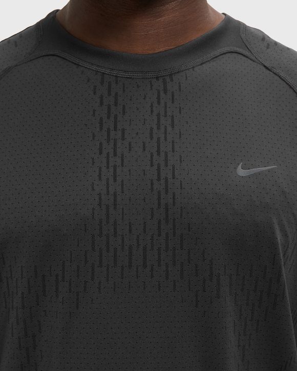 DFADV STRIDE NVLTY SS TOP